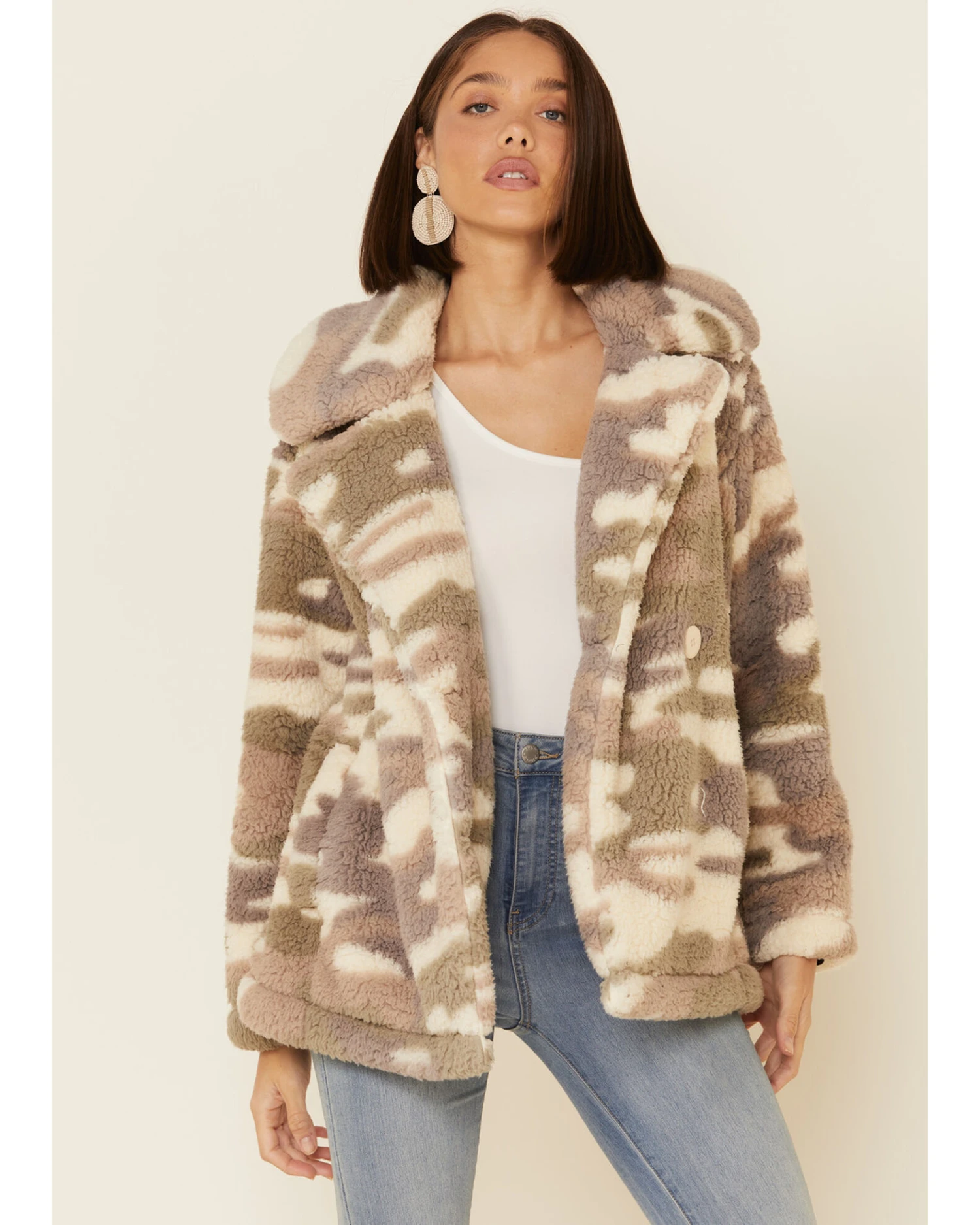 Z Supply Women's Camo Faux Fur Sherpa Jacket 4 Z Supply Women's Camo Faux Fur Sherpa Jacket - Image 2