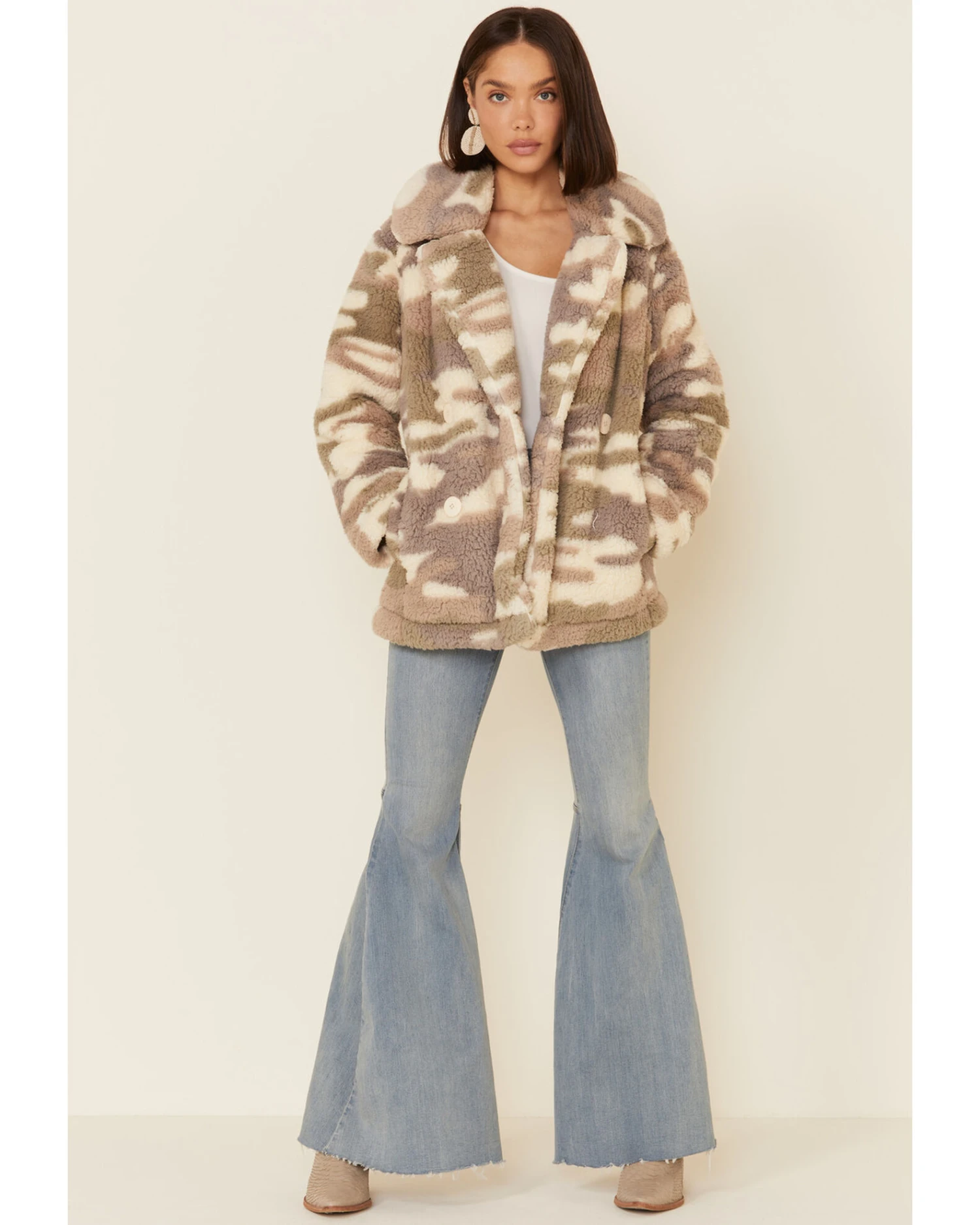 Z Supply Women's Camo Faux Fur Sherpa Jacket 3 Z Supply Women's Camo Faux Fur Sherpa Jacket
