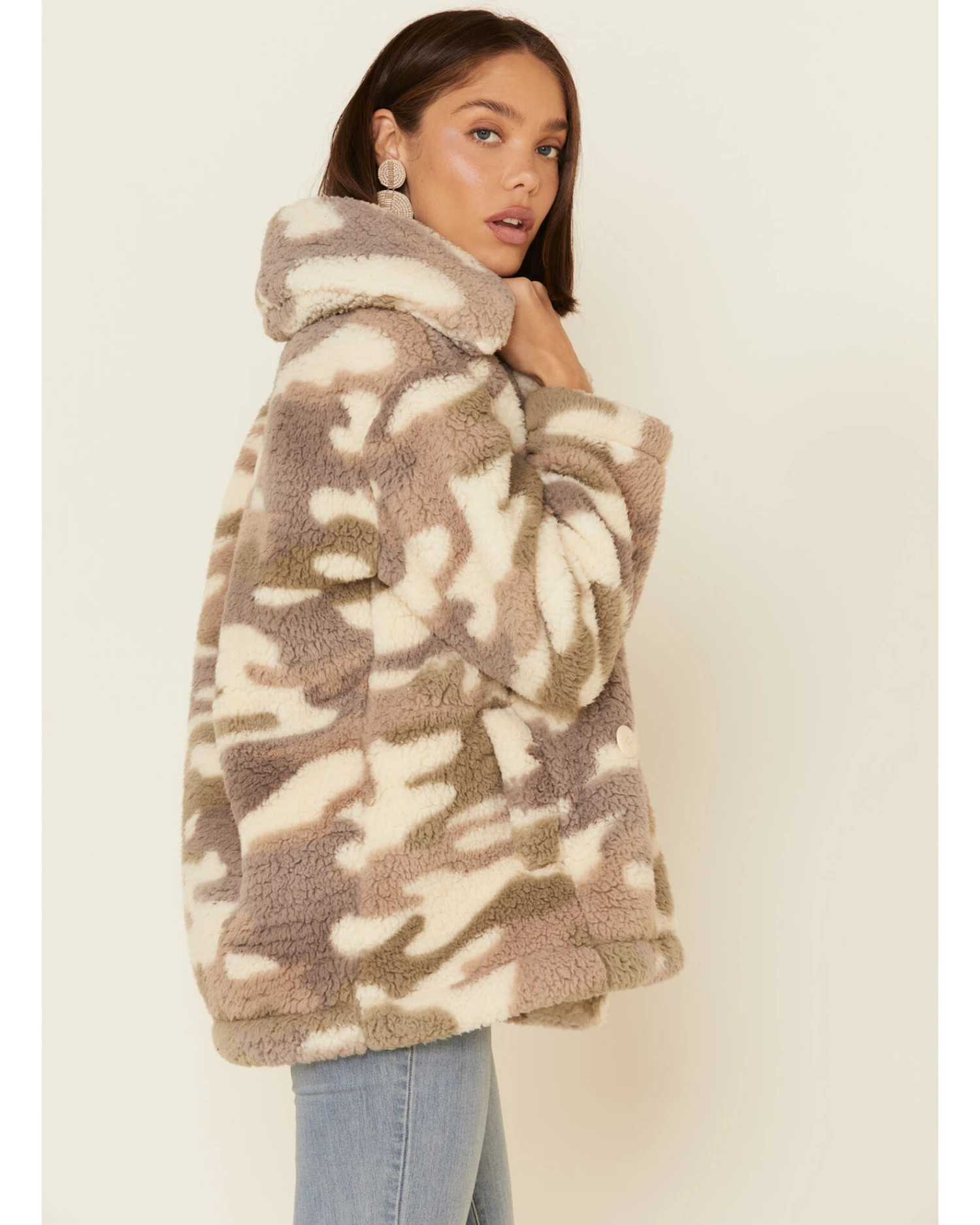 Z Supply Women's Camo Faux Fur Sherpa Jacket 5 Z Supply Women's Camo Faux Fur Sherpa Jacket - Image 3
