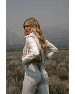 Idyllwind Women's Light Wash High Rise Friendship Flare Jeans 10 Idyllwind Women's Light Wash High Rise Friendship Flare Jeans -Western Cowboy Equipment Store 2000342580 450 P1