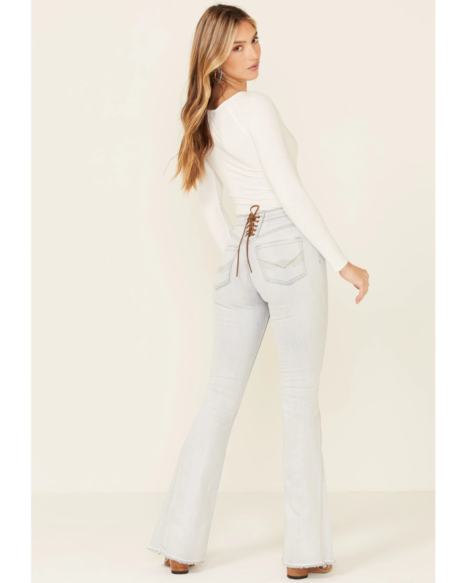 Idyllwind Women's Light Wash High Rise Friendship Flare Jeans 5 Idyllwind Women's Light Wash High Rise Friendship Flare Jeans - Image 3