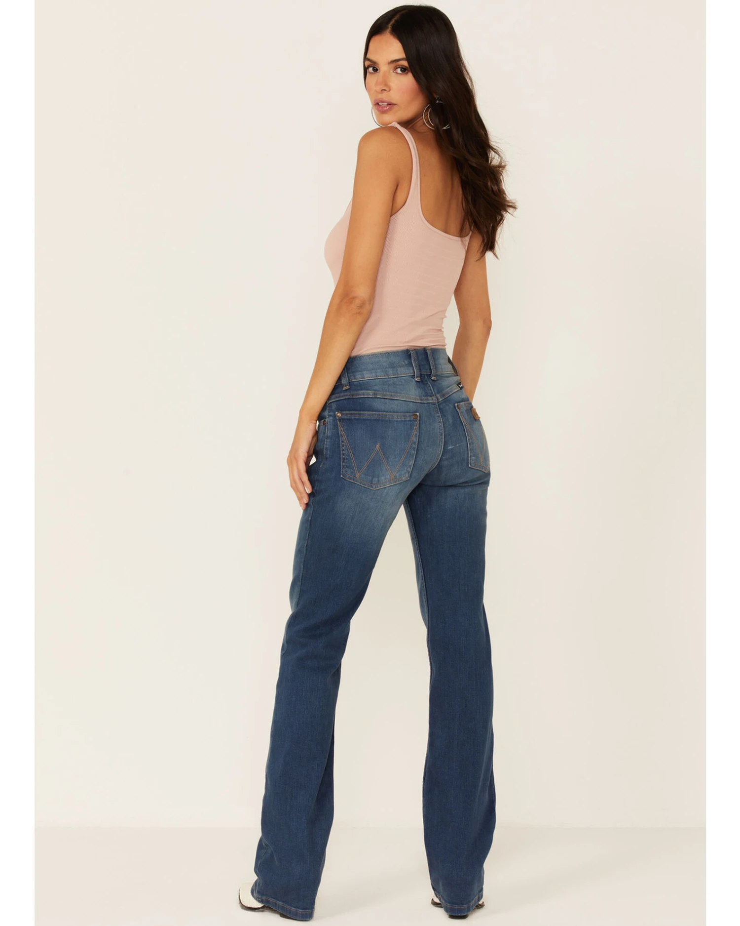 Wrangler Retro Women's Mae Nadia Light-Wash Stretch Bootcut Jeans 4 Wrangler Retro Women's Mae Nadia Light-Wash Stretch Bootcut Jeans - Image 2