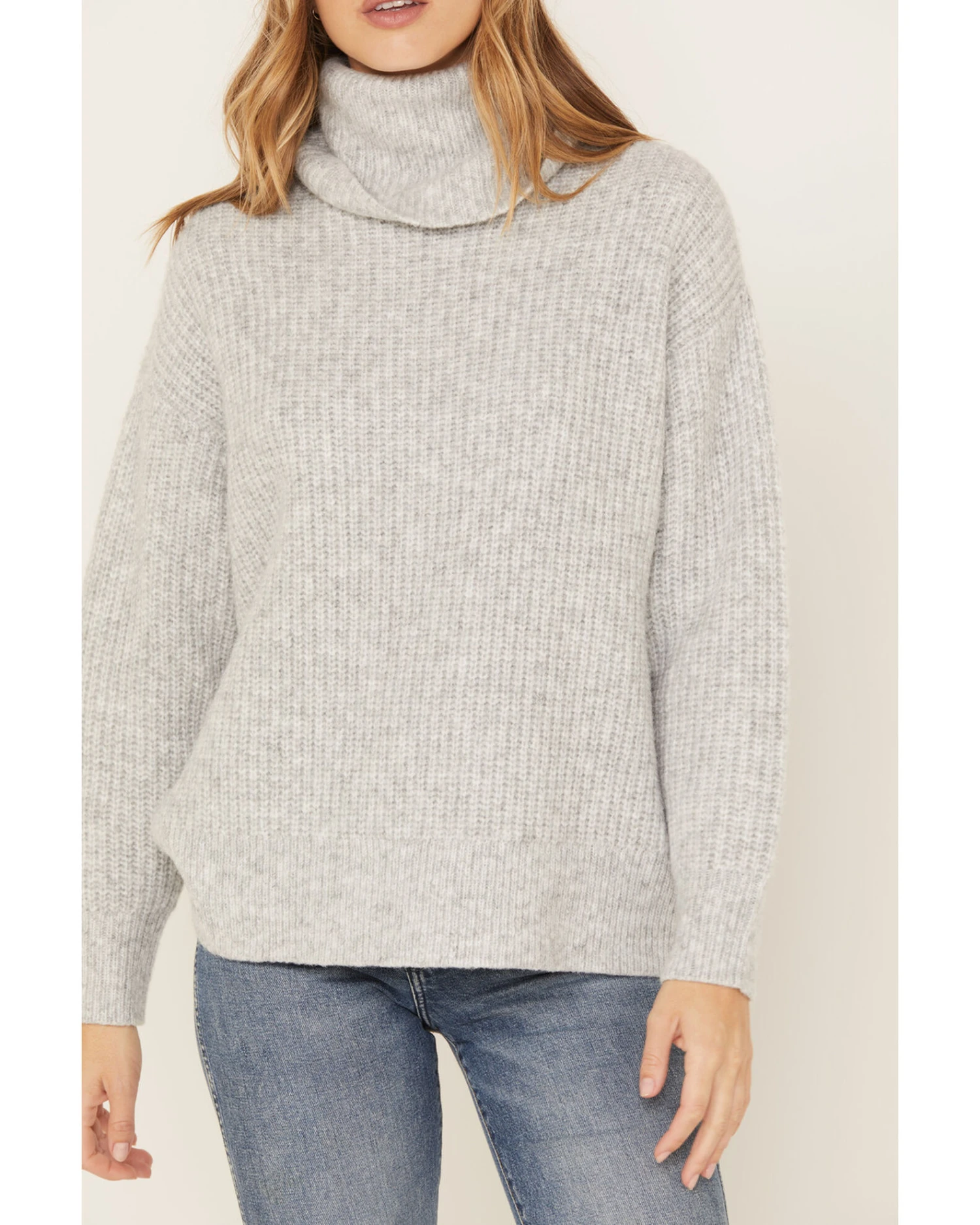 Cleo + Wolf Women's Oversized Turtleneck Sweater 4 Cleo + Wolf Women's Oversized Turtleneck Sweater - Image 2