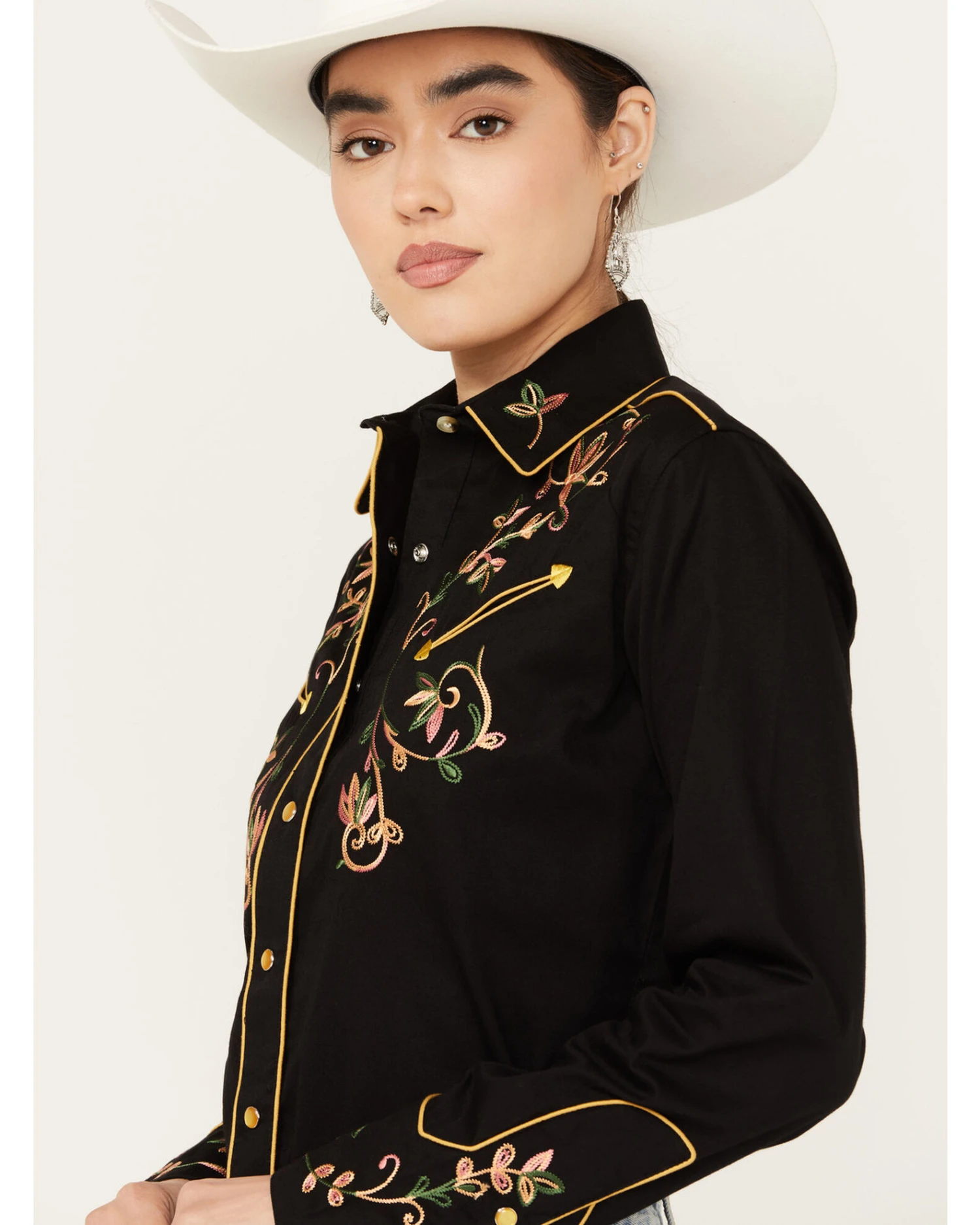 Rockmount Ranchwear Women's Floral Embroidered Long Sleeve Pearl Snap Western Shirt 6 Rockmount Ranchwear Women's Floral Embroidered Long Sleeve Pearl Snap Western Shirt - Image 4